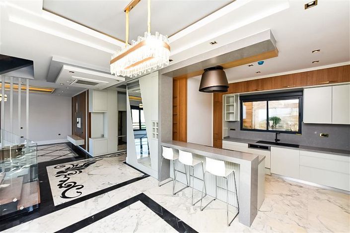 Image No.10-4 Bed Villa for sale