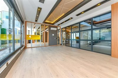 Ultra-Modern Smart Home Property For Sale In Alanya - Huge room with large windows