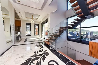 Ultra-Modern Smart Home Property For Sale In Alanya - Exquisite open staircase