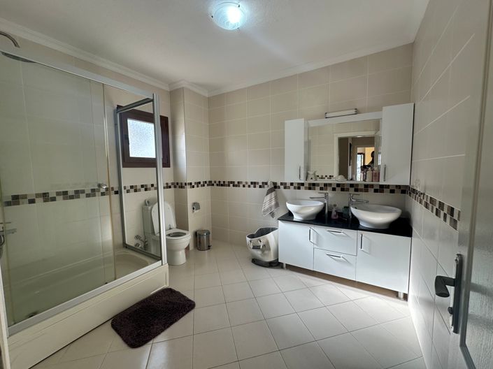 Image No.22-4 Bed Villa for sale