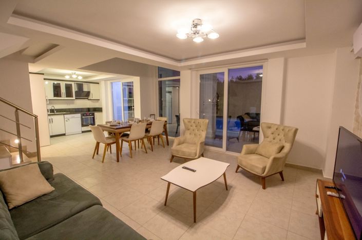 Image No.3-4 Bed Villa for sale