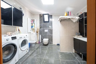 Elegant Detached Villa For Sale In Alanya – Substantial bathroom