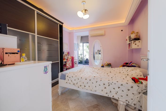 Image No.12-6 Bed Villa for sale