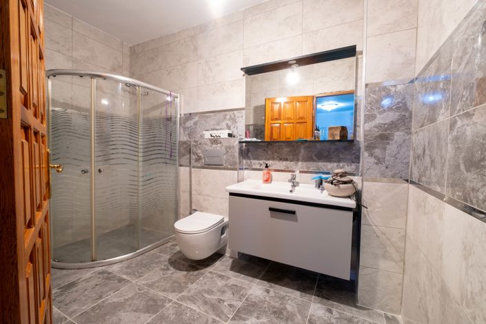 Image No.17-6 Bed Villa for sale