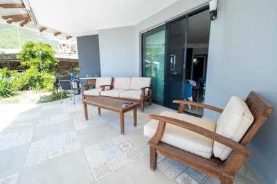 Elegant Detached Villa For Sale In Alanya – Generous seating terrace