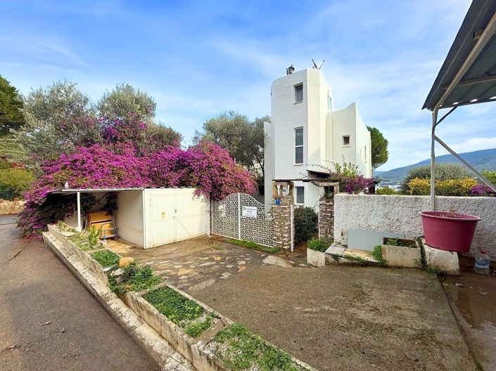 Image No.3-3 Bed Villa for sale