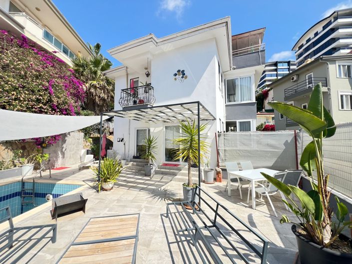 Image No.1-5 Bed Villa for sale