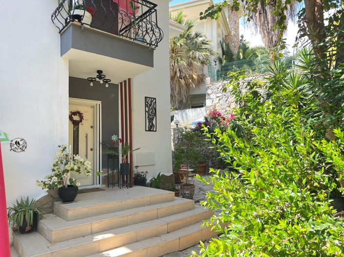 Image No.3-5 Bed Villa for sale