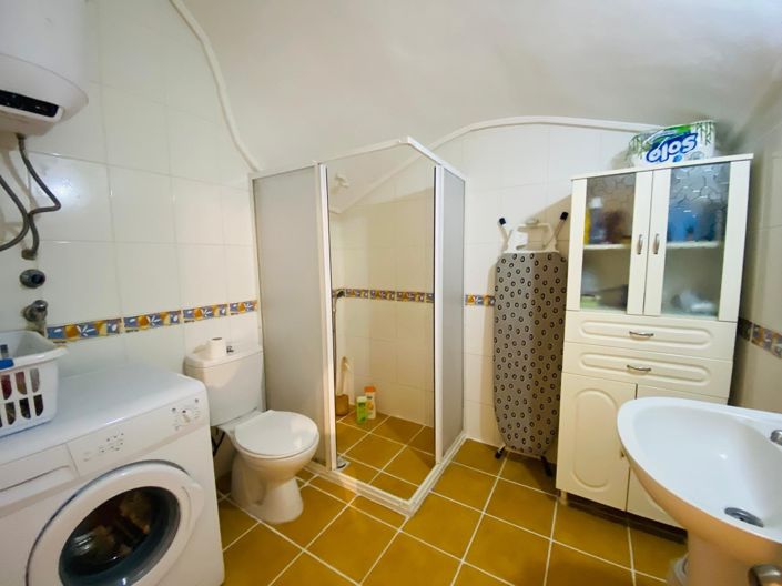 Image No.20-3 Bed Apartment for sale