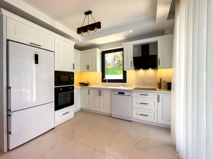 Image No.6-4 Bed Villa for sale