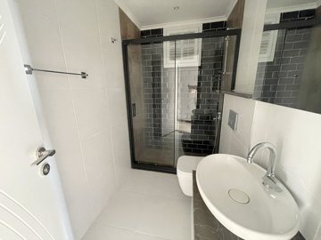 Two-Bedroom Apartment For Sale In Mahmutlar, Alanya – First luxury bathroom