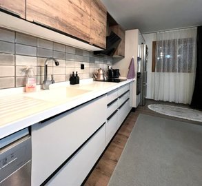 Immaculate Apartment In Kusadasi For Sale With A Shared Pool - Gorgeous workspace