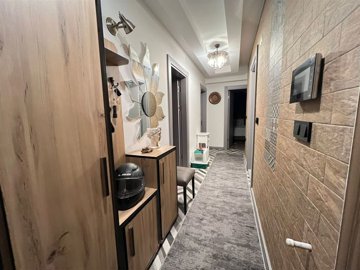 Immaculate Apartment In Kusadasi For Sale With A Shared Pool - Entrance hallway