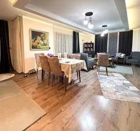 Immaculate Apartment In Kusadasi For Sale With A Shared Pool - Great size living space