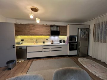 Immaculate Apartment In Kusadasi For Sale With A Shared Pool - Stylish fully fitted kitchen