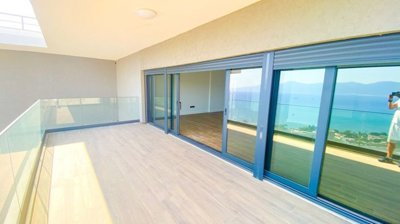 Alluring Apartments In Kusadasi For Sale - Expansive wide balcony with sea views
