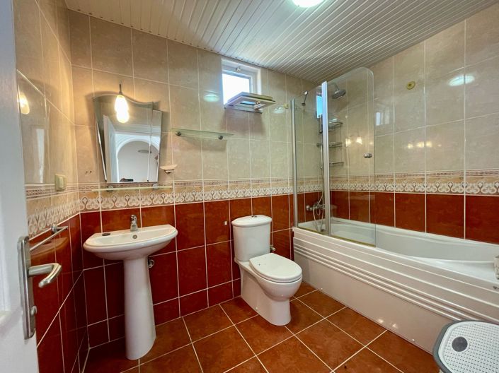 Image No.16-3 Bed Villa for sale