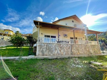 Sea & Castle View Investment Property For Sale In Kargicak, Alanya - Pretty mature garden