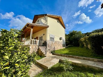 Sea & Castle View Investment Property For Sale In Kargicak, Alanya - Ample privacy