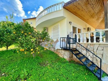Sea & Castle View Investment Property For Sale In Kargicak, Alanya - Entrance to the villa