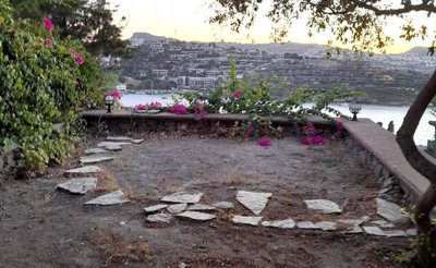 Sea View Apartment In Bodrum For Sale - Shared garden with sea views