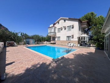 Three-Storey Dalyan Villa For Sale In Ortaca - Vast sunbathing terraces