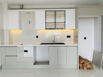 Versatile Apartments In Kusadasi For Sale With A Shared Pool - Chic fully fitted kitchen