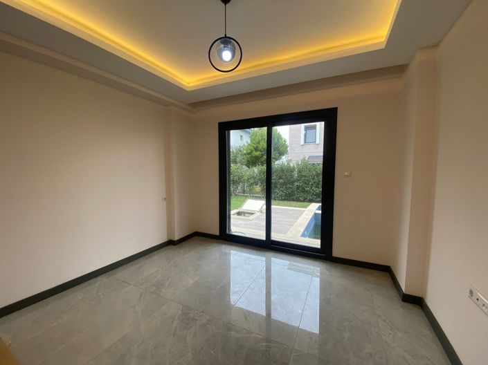 Image No.11-4 Bed Villa for sale