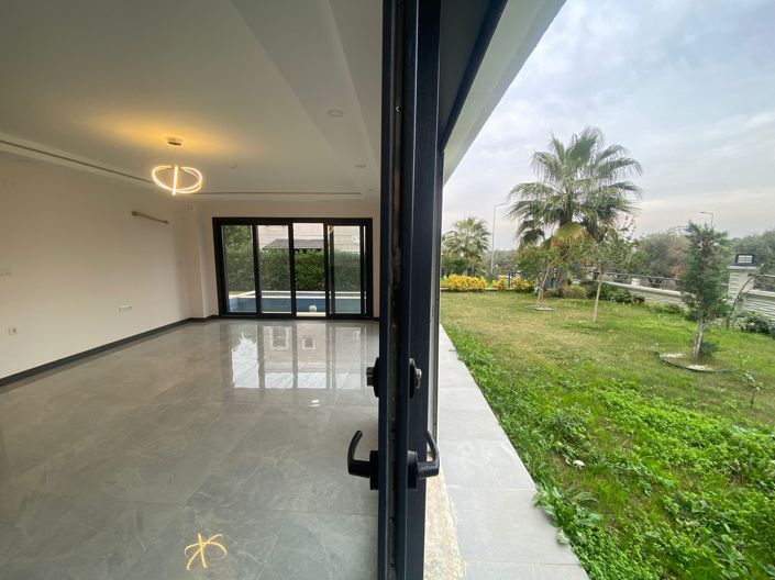 Image No.7-4 Bed Villa for sale