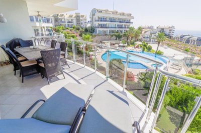 Meticulous Investment Property For Sale In Alanya – Sea view balcony from the living space