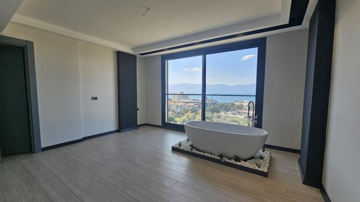 Image No.18-4 Bed Villa for sale