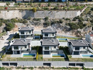 State Of The Art Villa In Kusadasi For Sale With Sea Views Near The Beach - A total of 5 villas