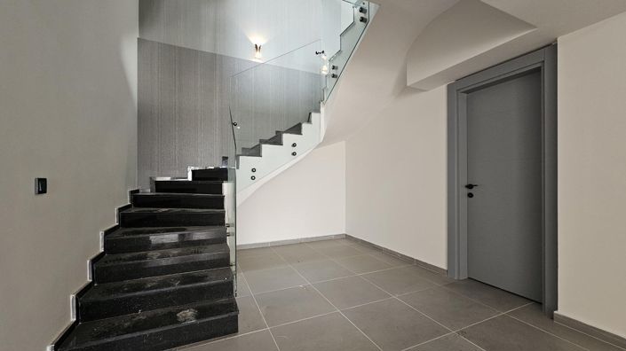 Image No.9-4 Bed Villa for sale