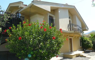 Riverview Property For Sale In Tranquil Dalyan - Private garden