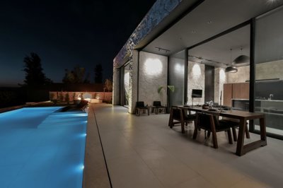 Prestigious Bungalow In Seydikemer, Fethiye For Sale - Veranda and infinity pool