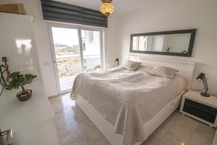 Image No.12-3 Bed Apartment for sale