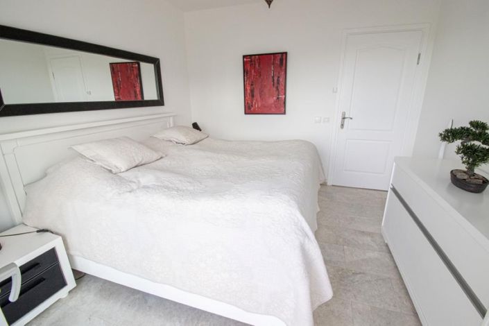 Image No.13-3 Bed Apartment for sale