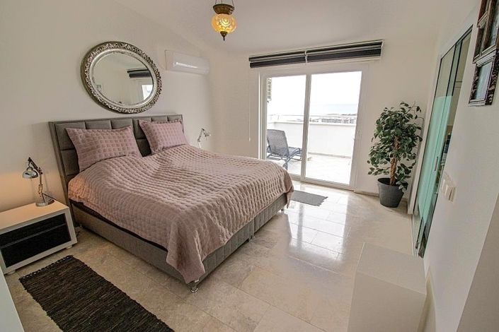 Image No.15-3 Bed Apartment for sale