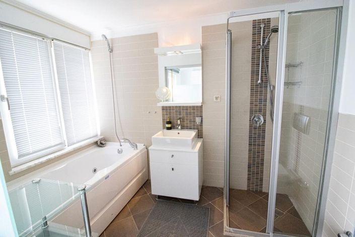 Image No.17-3 Bed Apartment for sale