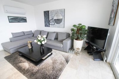 Sea View Apartment For Sale In Konakli, Alanya – Beautifully furnished lounge