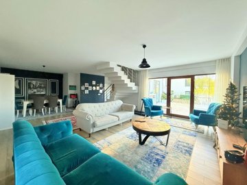 Beautiful Yalikavak Property For Sale - Spacious lounge and dining area