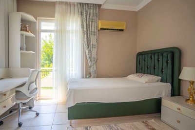 A Seafront Alanya Investment Property For Sale - Second bedroom with a balcony