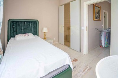 A Seafront Alanya Investment Property For Sale - A single bedroom