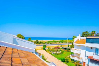 A Seafront Alanya Investment Property For Sale - Breathtaking sea vistas