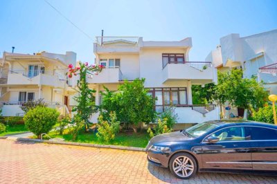 A Seafront Alanya Investment Property For Sale - Parking for residents