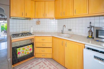 A Seafront Alanya Investment Property For Sale - Fully installed kitchen