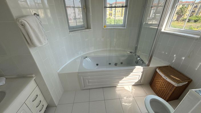 Image No.17-3 Bed Villa for sale