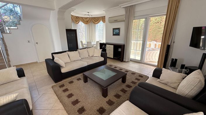 Image No.6-3 Bed Villa for sale