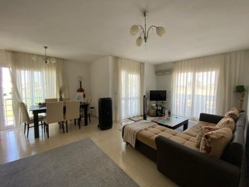 Nature View Apartment For Sale In Hisar, Didim - Lounge with balcony