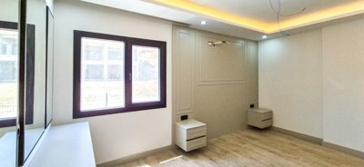 Newly Built Apartments In Kusadasi With A Shared Pool For Sale - Spacious master bedroom